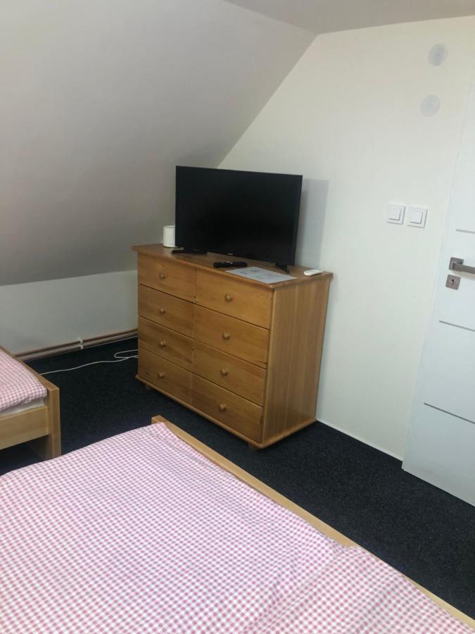 Apartmany U Vleku - Podkrovni Apartman Карлова-Студанка Экстерьер фото